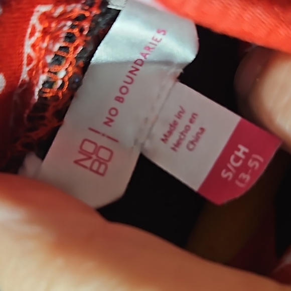 NO BOUNDARIES CHRISTMAS LEGGINGS - Picture 3 of 6